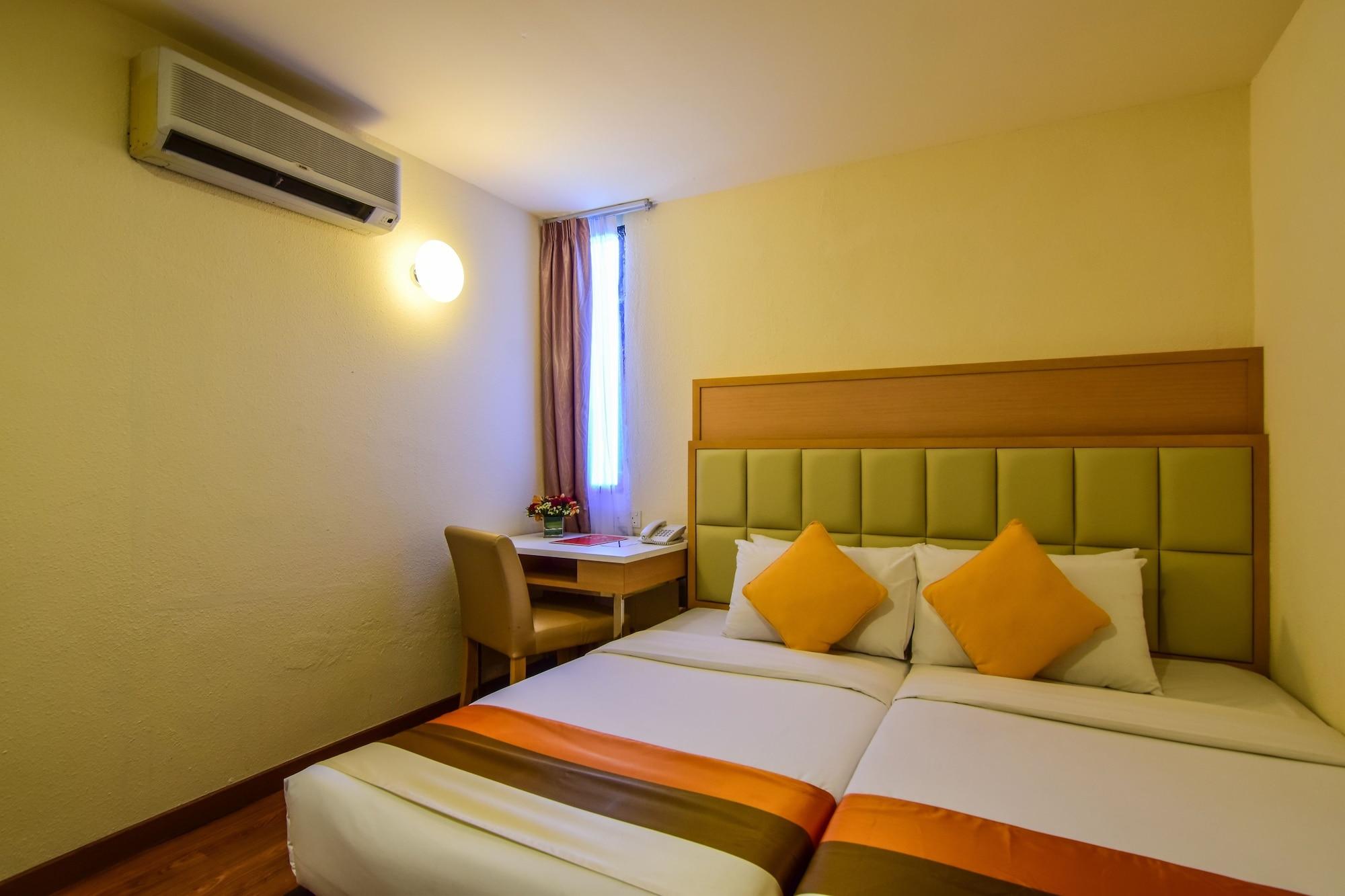 טנג'ונג בונגא Hotel Sentral Seaview @ ​Beachfront מראה חיצוני תמונה