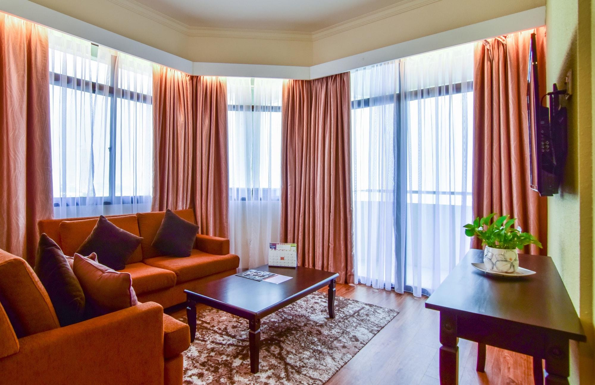 טנג'ונג בונגא Hotel Sentral Seaview @ ​Beachfront מראה חיצוני תמונה