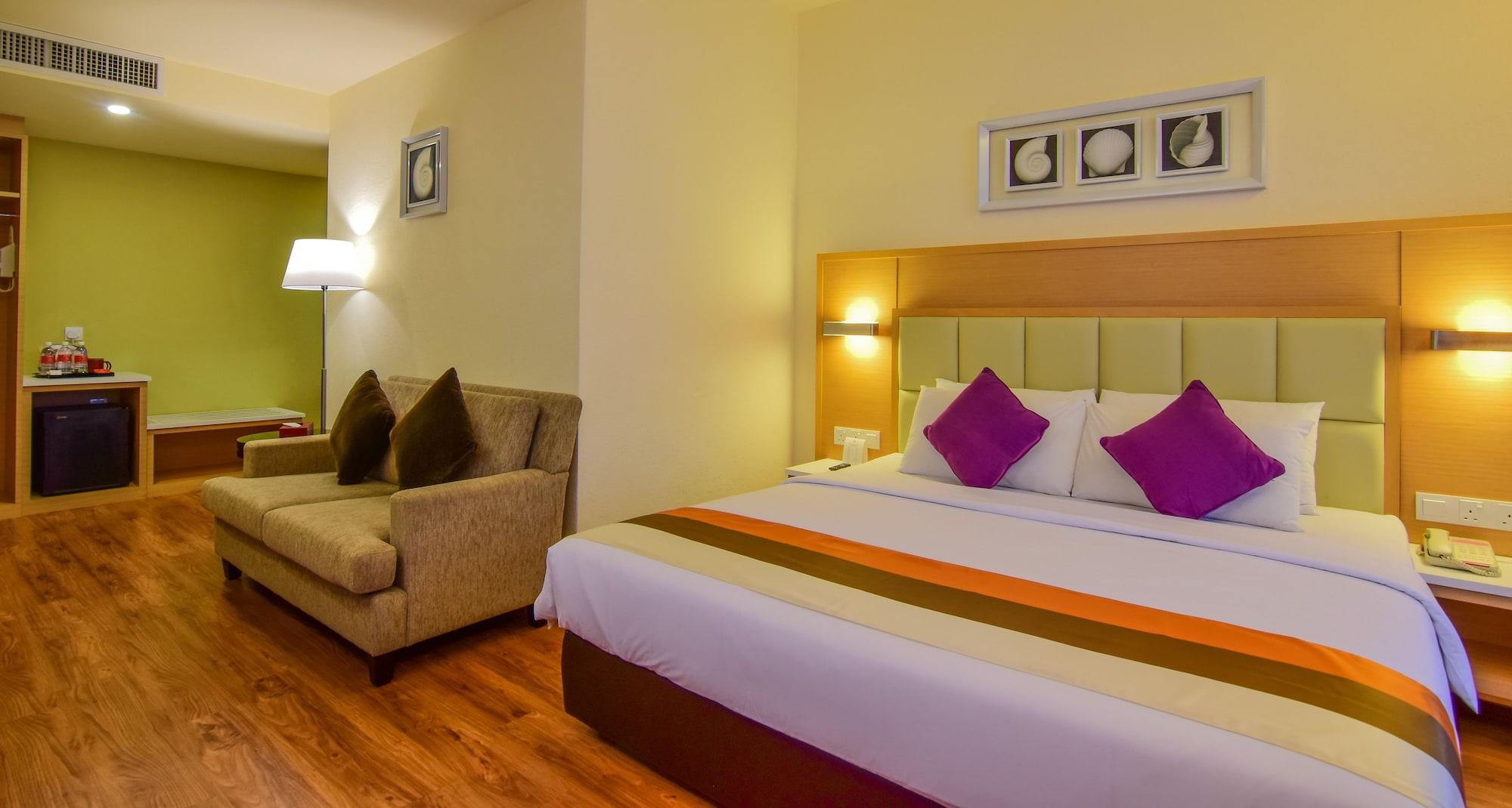 טנג'ונג בונגא Hotel Sentral Seaview @ ​Beachfront מראה חיצוני תמונה